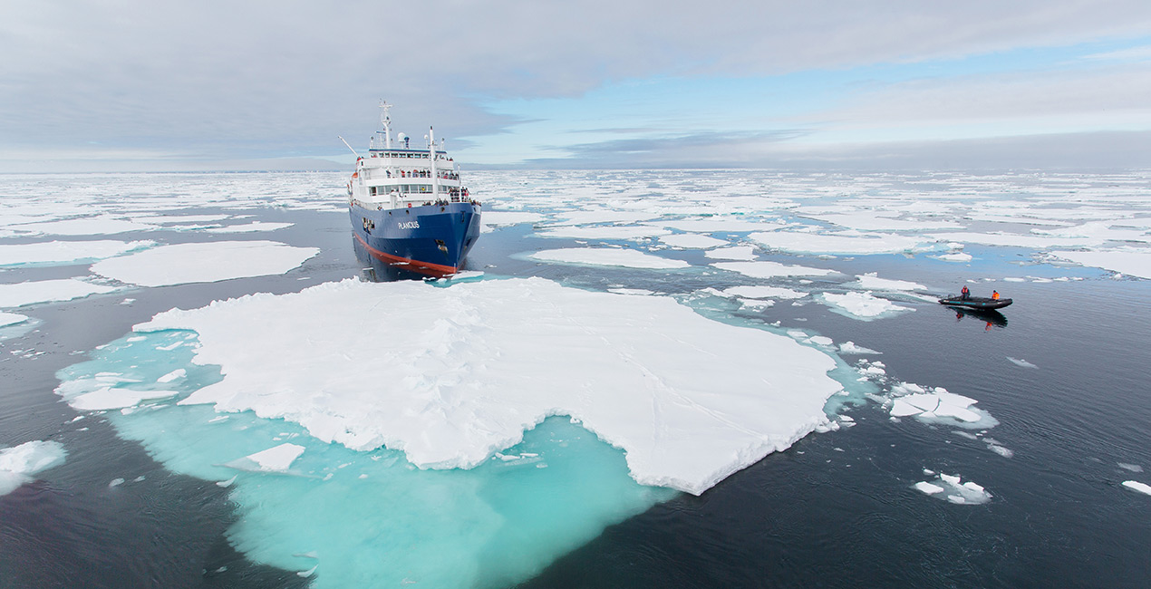 Die Plancius in Spitzbergen © Jan Veen /Oceanwide Expeditions